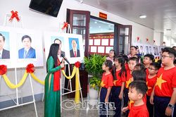 Bảo tàng Lịch sử Đảng bộ tỉnh Cà Mau thu hút đông đảo đoàn khách tham quan
