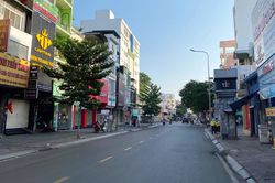 TP.HCM khác lạ với cảnh vắng bóng người trong ngày đầu năm mới 2026