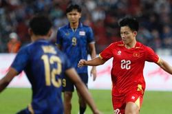 Tin bóng đá Việt Nam 3/1: HLV Kim Sang-sik kiên nhẫn với Thanh Nhàn, rúng động bê bối U13 SLNA