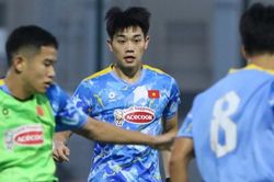 U23 Việt Nam tập sớm thích nghi nắng gắt Jeddah: Toan tính chiến thuật của HLV Kim Sang-sik
