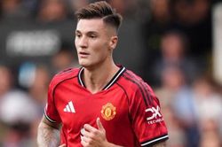 Sai lầm 74 triệu bảng và bài học đắt giá của Man United sau trận hòa Leeds