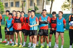 Ninh Bình sang Singapore rèn quân: Toan tính của ngôi đầu trước trận đại chiến với CAHN