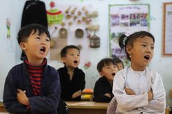 Cấm giáo viên 'đứng sau' cơ sở dạy thêm do người thân đứng tên