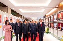 Lãnh đạo Đảng, Nhà nước, đại biểu Quốc hội tham quan Triển lãm 'Quốc hội Việt Nam - 80 năm đồng hành cùng dân tộc'