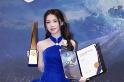 'Em xinh say hi' Han Sara thắng lớn tại Hàn Quốc