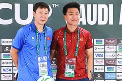HLV Kim Sang Sik: U23 Việt Nam hướng tới tấm vé vào tứ kết; Amorim cười tươi khi rời MU