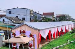 Nguy hiểm rình rập khi rạp cưới bịt kín lối đi tại Nghệ An
