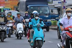 Hà Nội sắp có chính sách hỗ trợ người dân chuyển đổi xe xăng sang xe điện