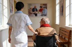 Chuyện trong viện dưỡng lão: Tuổi già học cách hòa giải với cô đơn