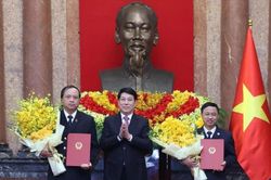 Chủ tịch nước Lương Cường trao quyết định bổ nhiệm hai Phó Chánh án Tòa án nhân dân tối cao