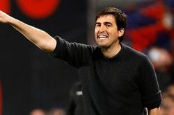 Chuyển nhượng MU 7/1: 'Arteta 2.0' Andoni Iraola là ứng viên hàng đầu thay Amorim