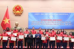 Hà Nội khen thưởng các huấn luyện viên, vận động viên đạt thành tích cao tại SEA Games 33