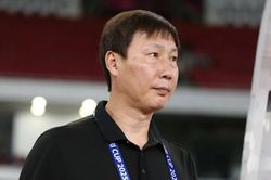 HLV Kim Sang-sik giải mã bí mật 'chiếc áo may mắn' và thực hư vụ Đình Bắc ăn táo