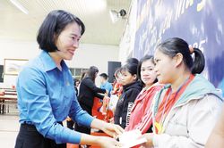 Thưởng Tết và giải pháp ổn định nguồn lao động