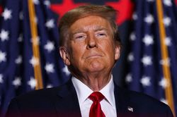 Ông Trump: Venezuela sẽ chỉ mua hàng Mỹ, bằng doanh thu từ thỏa thuận dầu