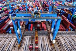 Mỹ ghi nhận thâm hụt thương mại cao nhất trong vòng 17 năm