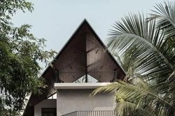 Tận dụng đất hình thang làm nhà mở nhiều hướng