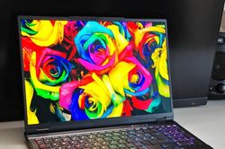XMG Fusion 16 bổ sung tùy chọn màn hình OLED 120Hz nâng cấp chất lượng hiển thị