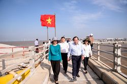 Khảo sát, hỗ trợ Cà Mau phát triển kinh tế - du lịch