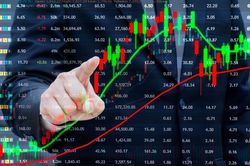VN-Index chốt tuần đầu năm mới ở mức cao kỷ lục
