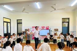 Nam thí sinh 'đặc biệt' tại Hội thi giáo viên dạy giỏi bậc mầm non của Nghệ An