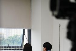Cách em 1 milimet: Lộ loạt ảnh hậu trường ngọt ngào của cặp đôi Bách và Tú