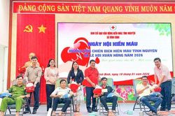 Ngày hội hiến máu tình nguyện và Lễ hội Xuân hồng tại xã Vĩnh Bình