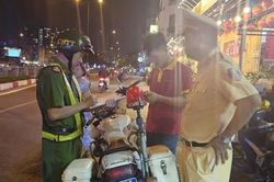 Phường Hạnh Thông, TPHCM: Xử lý nhiều trường hợp lấn chiếm vỉa hè trên đường Phạm Văn Đồng