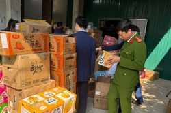 Quảng Trị liên tiếp bắt giữ lượng lớn rượu ngoại, đường kính, bánh kẹo... 'lậu'