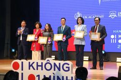 Wellspring nhận 2 giải thưởng lớn và được vinh danh tiên phong an toàn số tại chiến dịch 'Không Một Mình'