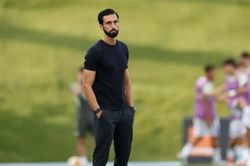 Real Madrid rẽ hướng: Arbeloa thay Alonso, chọn mô hình Ancelotti