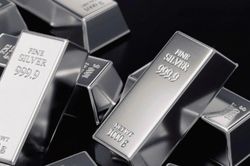 Giá bạc hôm nay 13/1 tăng mạnh: Thế giới vọt lên 83,41 USD/ounce