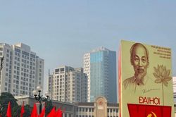 Hà Nội rực rỡ đón chào Đại hội Đảng XIV: Không khí hân hoan lan tỏa từ trung tâm Ba Đình đến xã đảo Minh Châu