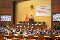 Cử tri nơi công tác thống nhất giới thiệu 122 người ứng cử đại biểu Quốc hội chuyên trách ở Trung ương
