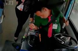 Tài xế xe buýt TP.HCM đột quỵ khi đang lái xe