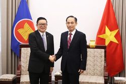 Bộ trưởng Ngoại giao Lê Hoài Trung tiếp Tổng Thư ký ASEAN