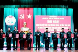 Đà Nẵng công bố quyết định tổ chức lại 93 Ban chỉ huy quân sự cấp xã