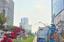 Chỉnh trang đô thị đồng bộ, Hà Nội khoác áo mới đón chào Đại hội XIV của Đảng