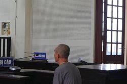Tổ chức đưa người vượt biên sang Trung Quốc, lĩnh 12 tháng tù treo