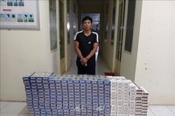 Bắt quả tang đối tượng vận chuyển thuốc lá điếu nhập lậu