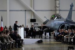 Cảnh báo nước Pháp 'đang trong tầm bắn của Nga', Tổng thống Macron tuyên bố: 'Để giữ tự do... phải mạnh mẽ'