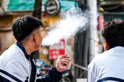 Thuốc lá điện tử, thuốc lá nung nóng không giảm tác hại như quảng bá
