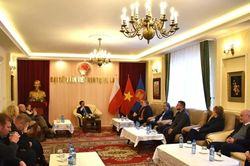 Đại sứ Việt Nam tại Ba Lan gặp gỡ báo chí, giới thiệu ý nghĩa Đại hội XIV của Đảng