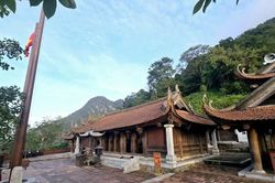 Đề xuất dừng thu phí tham quan danh thắng Yên Tử trong 3 năm