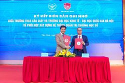 Trường Đại học Kinh tế phối hợp thí điểm, chuyển giao Hệ thống Quản trị Trường học số tại Trường THCS Cầu Giấy