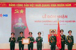 MB đón nhận Huân chương Lao động Hạng Ba