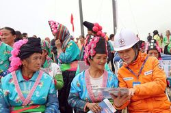 Vượt khó đưa điện về vùng cao