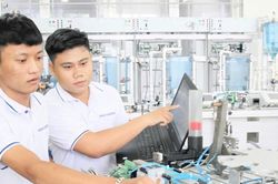 TP. Hồ Chí Minh: Giám đốc Sở GD-ĐT được ủy quyền lựa chọn đơn vị cung cấp dịch vụ sự nghiệp công lập