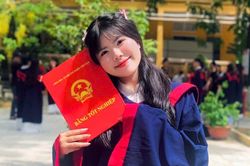 Nữ sinh Sư phạm vượt qua bệnh tật để giữ ước mơ
