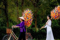 Huế: Khám phá làng hoa giấy Thanh Tiên 300 năm rực rỡ sắc xuân